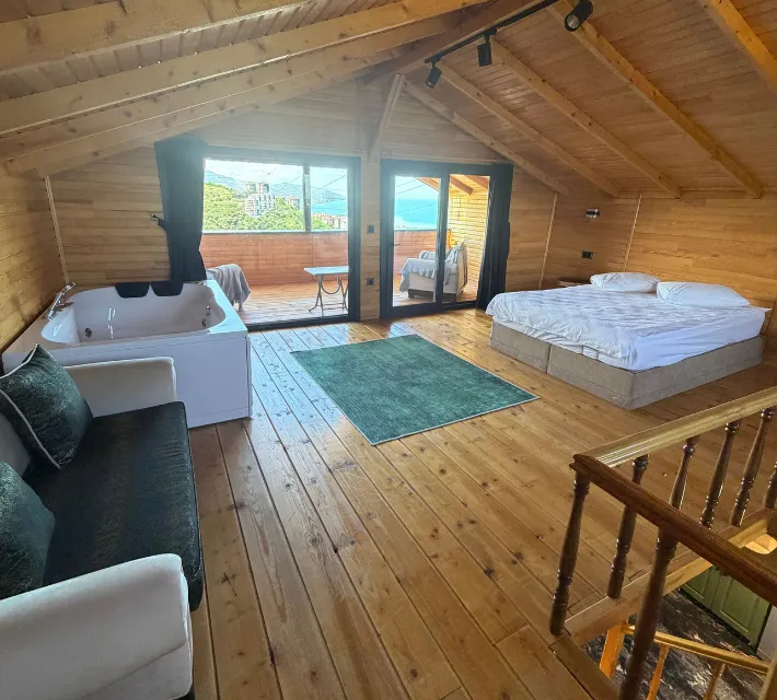 Trabzon jakuzili bungalov taş ev jakuzi alanı